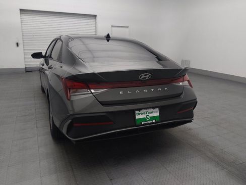 Used 2025 Hyundai Elantra SE FWD image 6