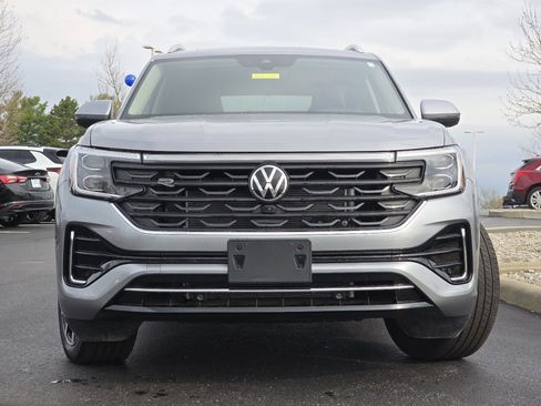 Used 2025 Volkswagen Atlas SEL Premium R-Line image 25