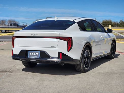 New 2026 Kia K4 GT-Line image 4