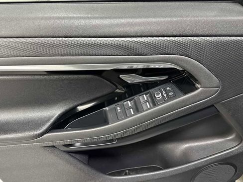 Used 2020 Land Rover Range Rover Evoque S image 15