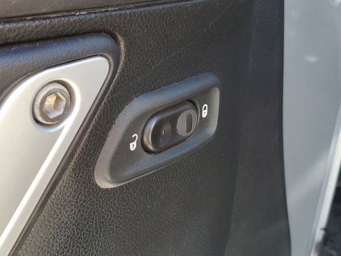 Used 2017 Jeep Wrangler Unlimited Sahara w/ Connectivity Group image 12