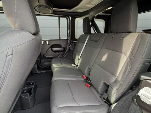 Used 2021 Jeep Wrangler Unlimited Sport image 19