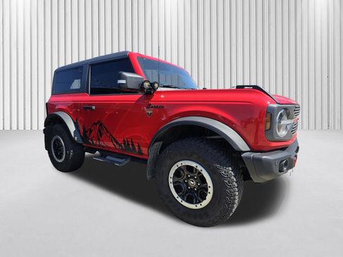 Used 2023 Ford Bronco Badlands AWD/4WD image 3
