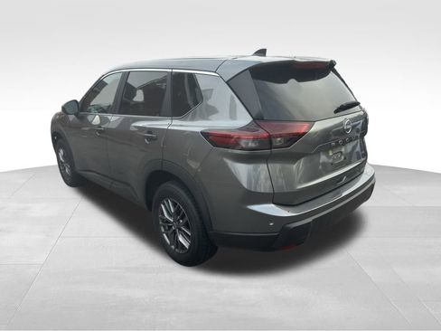 Used 2024 Nissan Rogue S image 14