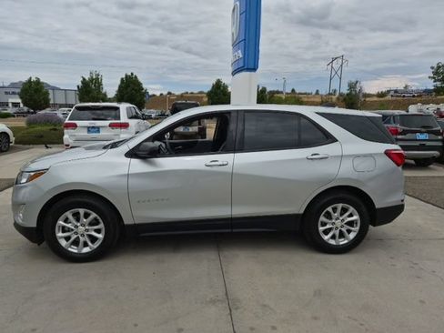 Used 2018 Chevrolet Equinox LS FWD image 1
