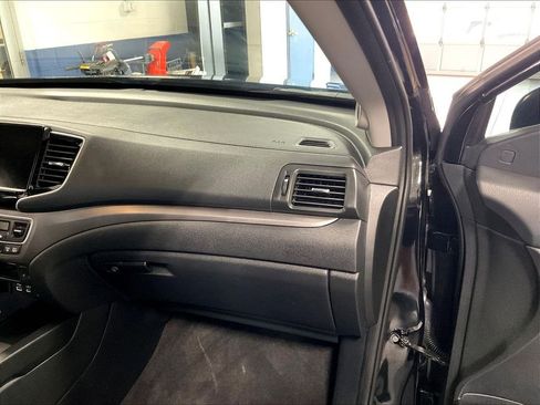 Used 2025 Honda Ridgeline RTL image 13