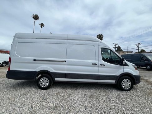 Used 2022 Ford E-Transit 148 High Roof Extended RWD image 4