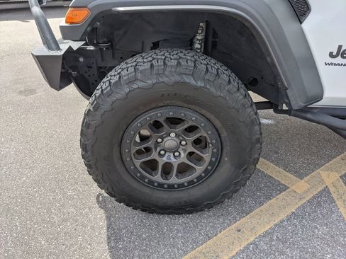 Used 2023 Jeep Wrangler Willys image 35