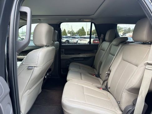 Used 2019 Ford Expedition XLT w/ Equipment Group 202A RWD image 16