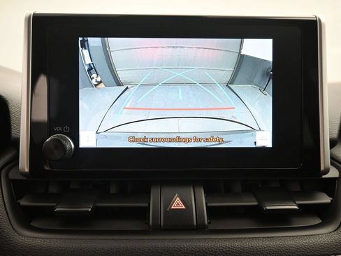 Used 2025 Toyota RAV4 XLE AWD/4WD image 18