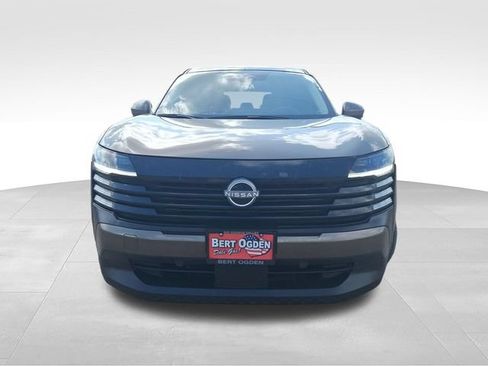Certified 2025 Nissan Kicks SV w/ Charging Package FWD image 2