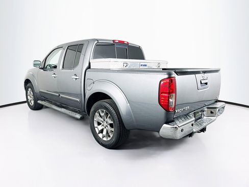 Used 2019 Nissan Frontier SL RWD image 5