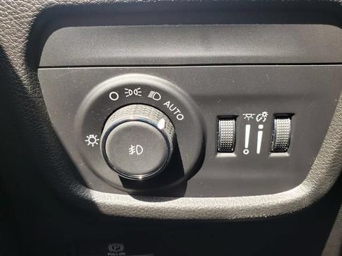 Used 2023 Jeep Grand Cherokee L Limited AWD/4WD image 28