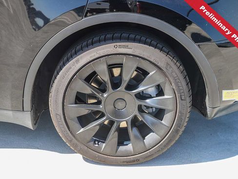 Used 2022 Tesla Model Y Long Range AWD/4WD image 12