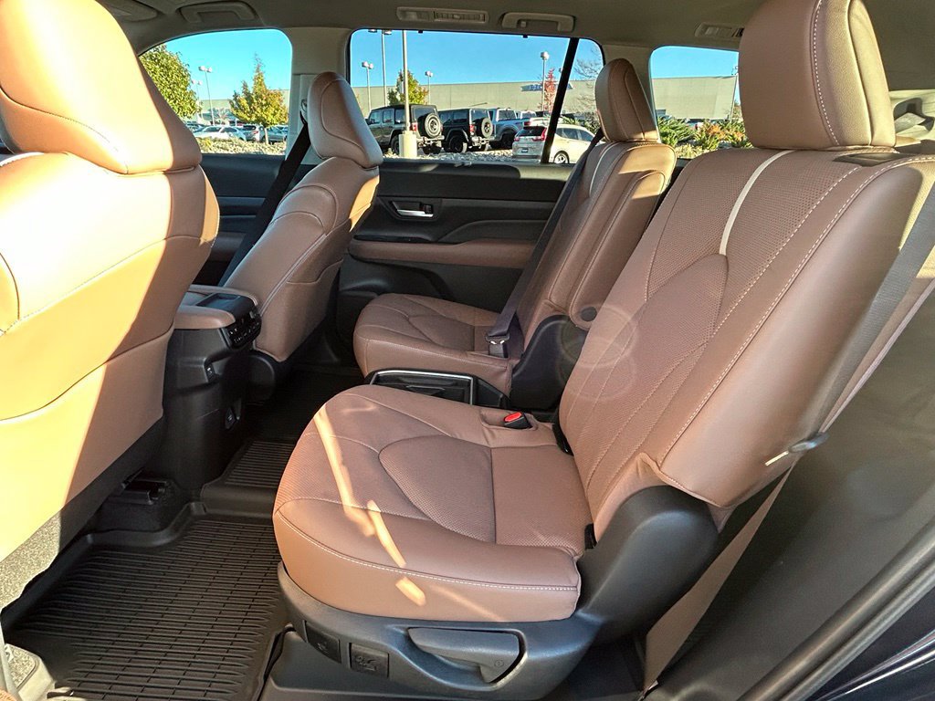 Used 2026 Toyota Grand Highlander AWD image 21