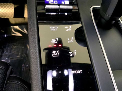 Certified 2025 Porsche Macan image 37