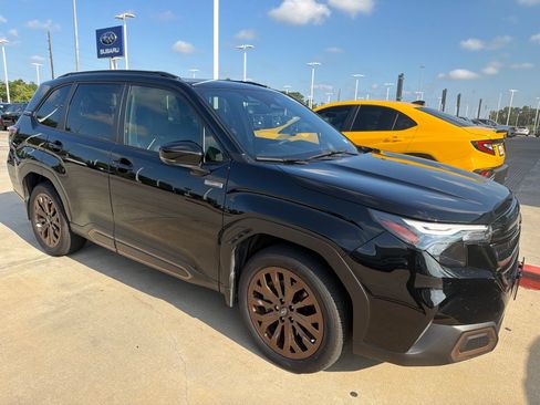 Used 2025 Subaru Forester Sport AWD/4WD image 4