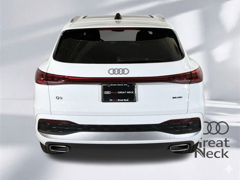 Used 2025 Audi Q5 Premium w/ Convenience Package image 23