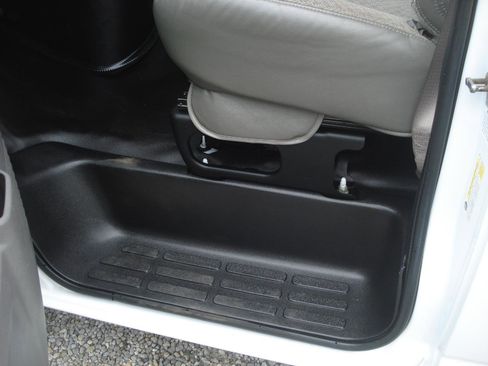 Used 2021 Chevrolet Express 2500 RWD image 30