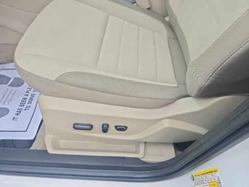 Used 2015 Ford Escape SE w/ Equipment Group 201A image 15