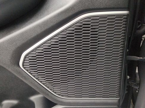 Used 2022 Jeep Grand Cherokee L Limited w/ Luxury Tech Group II image 32