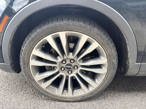 Used 2016 Lincoln MKX Reserve w/ Luxury Package AWD/4WD image 3