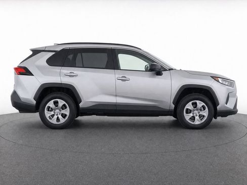 Certified 2022 Toyota RAV4 LE AWD/4WD image 6