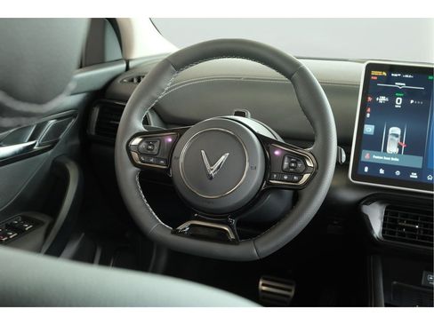 Used 2023 VinFast VF 8 Eco AWD/4WD image 8