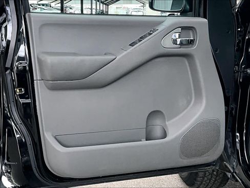 Used 2012 Nissan Frontier SV w/ SV Premium Utility Pkg image 20