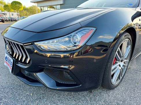 Used 2022 Maserati Ghibli Modena Q4 AWD/4WD image 11