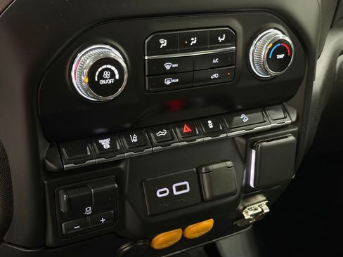 Certified 2024 GMC Sierra 3500 Pro w/ Convenience Package image 17