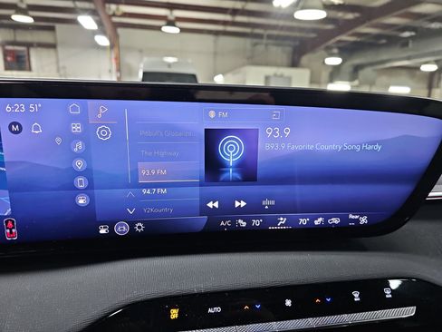 Used 2025 Buick Enclave Sport Touring w/ Super Cruise Package image 24