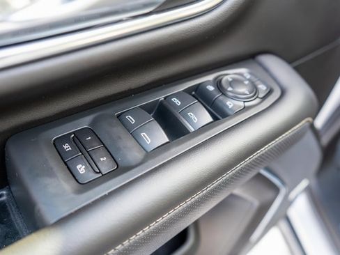 Used 2021 GMC Yukon SLT w/ SLT Premium Package image 22