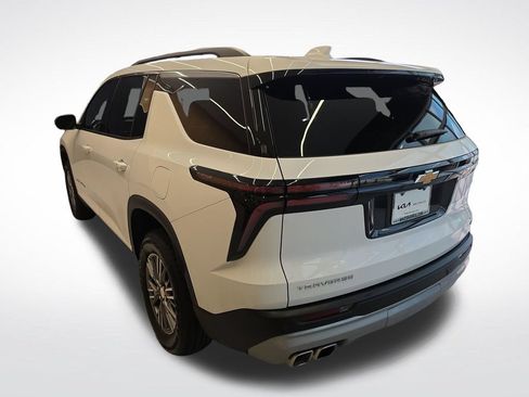 Used 2024 Chevrolet Traverse LT FWD image 4