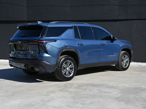 Used 2026 Chevrolet Traverse LT w/ Enhanced Driving Package image 5