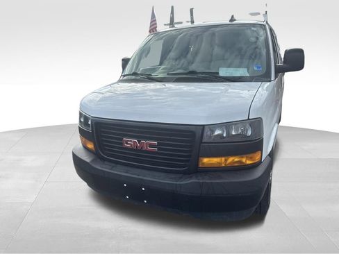 Used 2021 GMC Savana 2500 Extended w/ Driver Convenience Package image 4