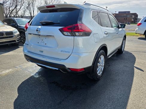 Used 2018 Nissan Rogue SV AWD/4WD image 3