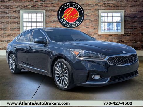 Used 2017 Kia Cadenza Premium w/ Luxury Package FWD image 1