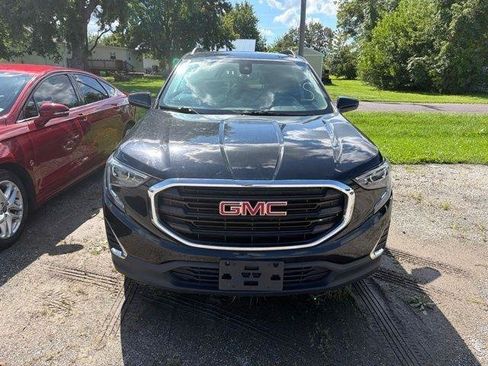 Used 2020 GMC Terrain SLE w/ Driver Convenience Package FWD image 2