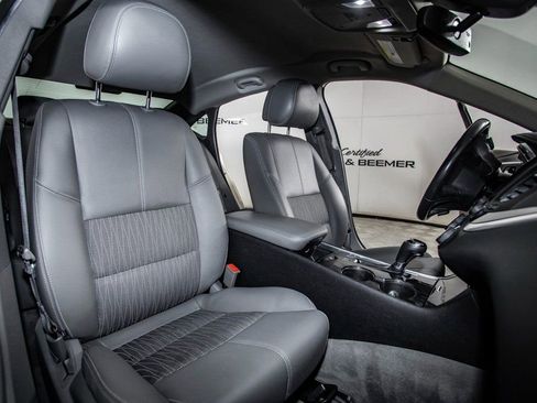 Used 2014 Chevrolet Impala LT w/ Convenience Package image 34