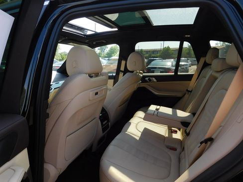 Used 2019 BMW X5 xDrive40i w/ Premium Package 2 AWD/4WD image 14