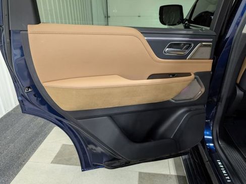 Used 2025 INFINITI QX80 Sensory AWD/4WD image 9