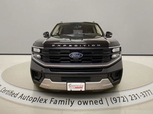 Used 2025 Ford Expedition Max Platinum AWD/4WD image 8