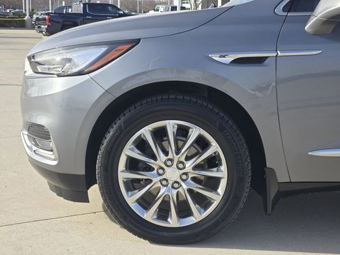 Used 2021 Buick Enclave Essence w/ Sound and Sites Package image 8