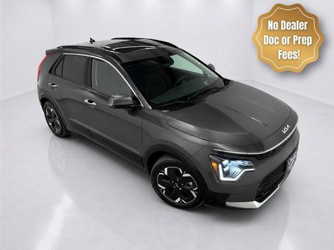 Used 2024 Kia Niro Wave w/ Wave Preserve Package FWD image 1
