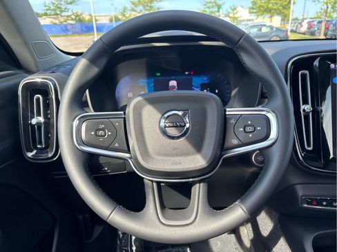 Used 2026 Volvo XC40 B5 Plus AWD/4WD image 59