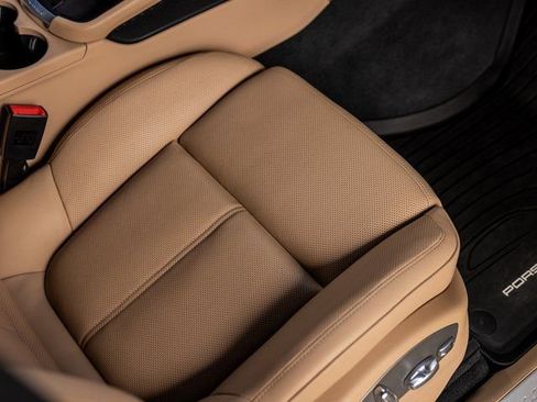 Certified 2025 Porsche Macan S image 35