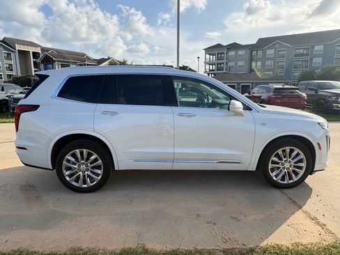 Used 2024 Cadillac XT6 Premium Luxury AWD/4WD image 9