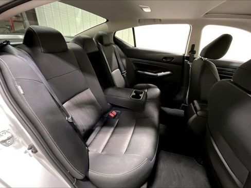 Used 2024 Nissan Altima 2.5 SV w/ SV Premium Package FWD image 27