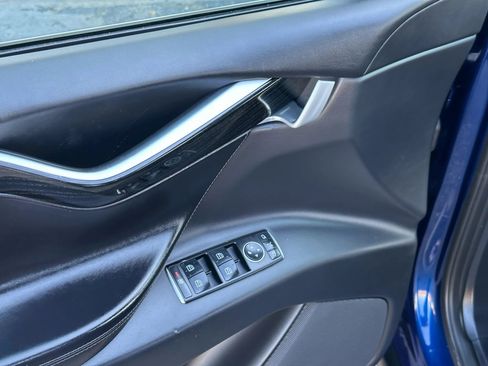 Used 2016 Tesla Model X 60D image 12